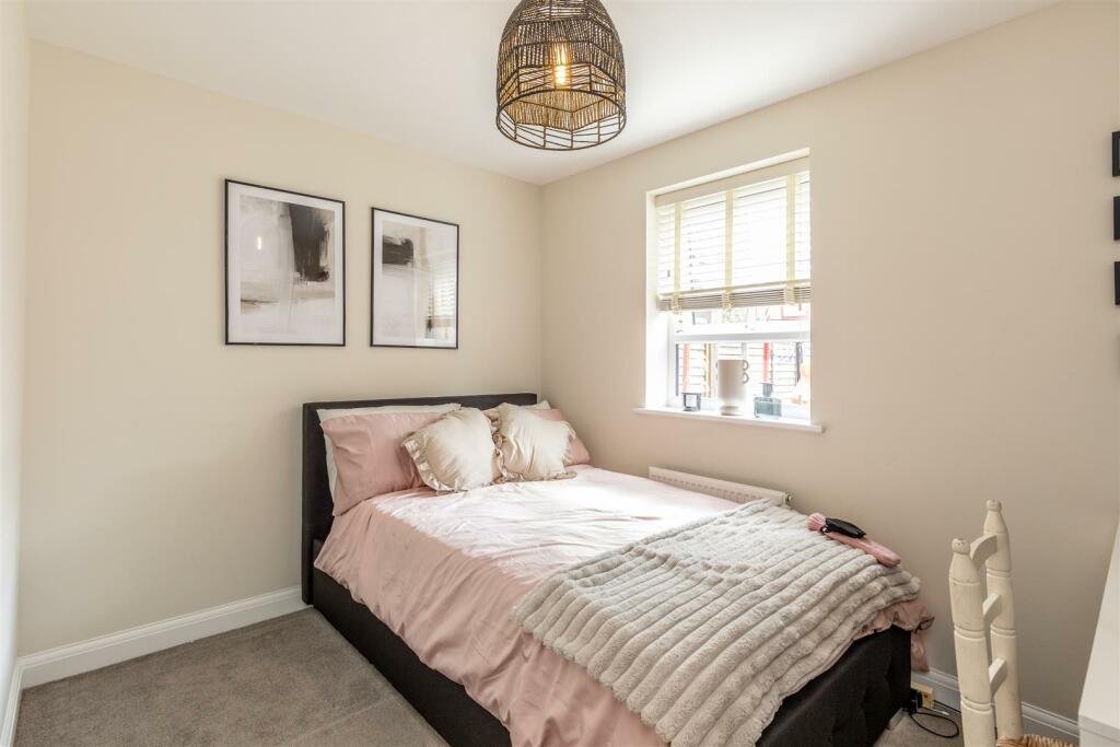 Long Leaze Road, Patchway Bed 2.jpg