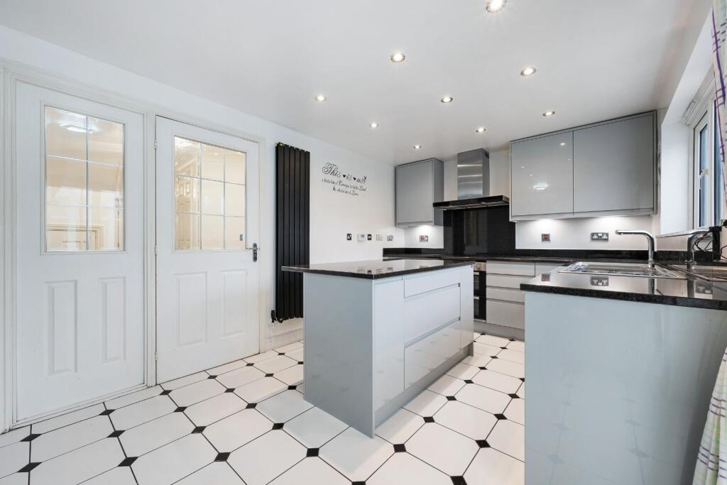 5 Madison Park HDR-15.jpg