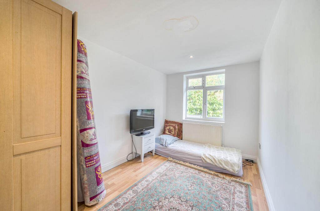 1374418-11-690463...