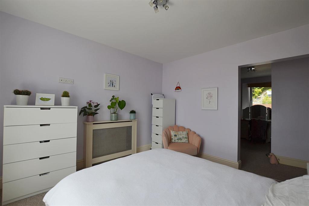 bed 1...JPG