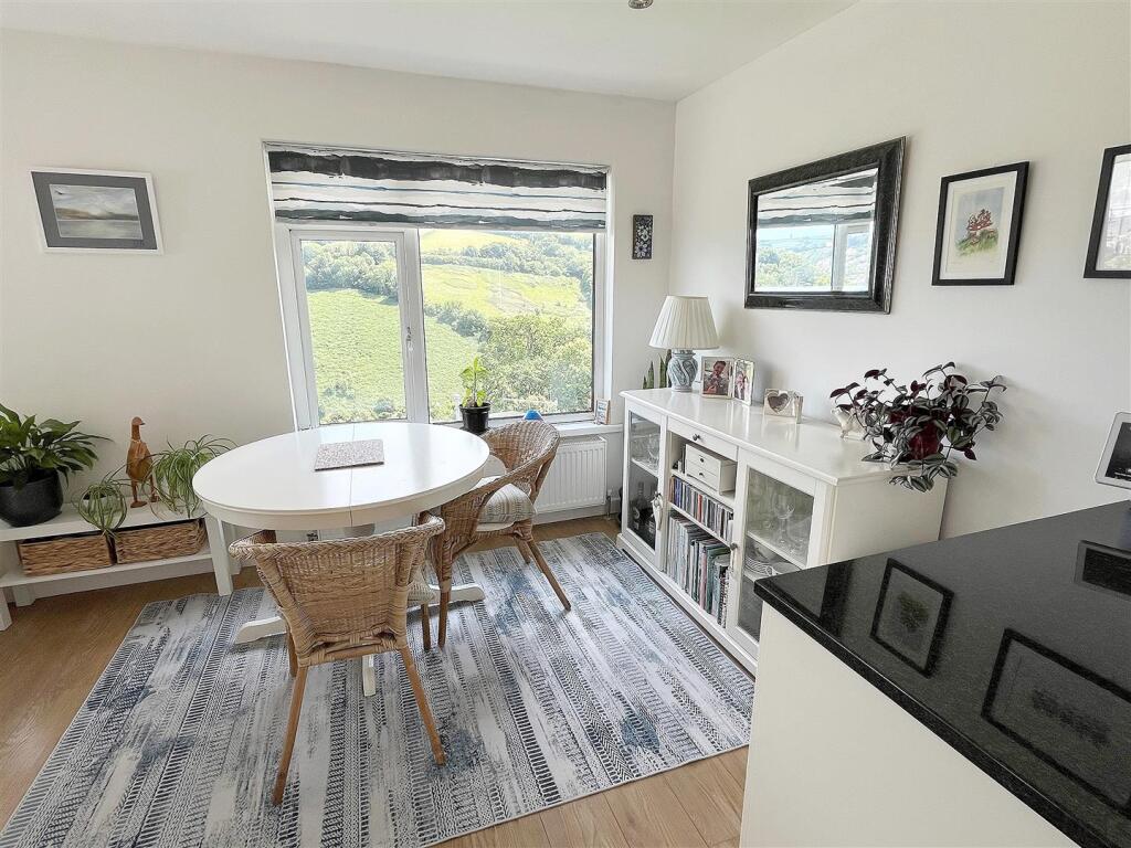 Dining Room.jpg