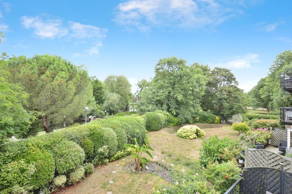 346bf7d7-Lounge 2...