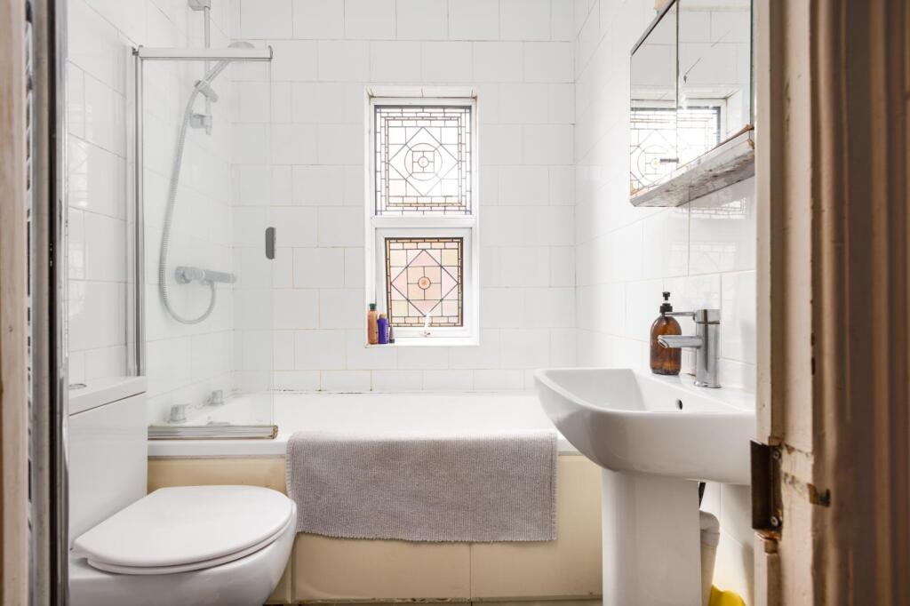 55 talbot bathroom-1.jpg