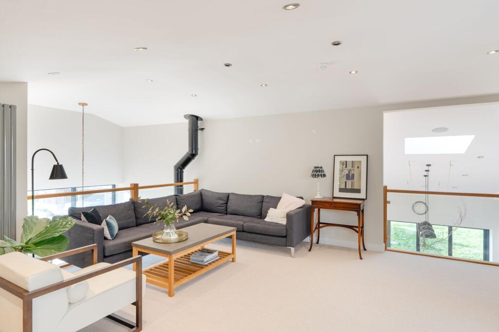 First floor seating area