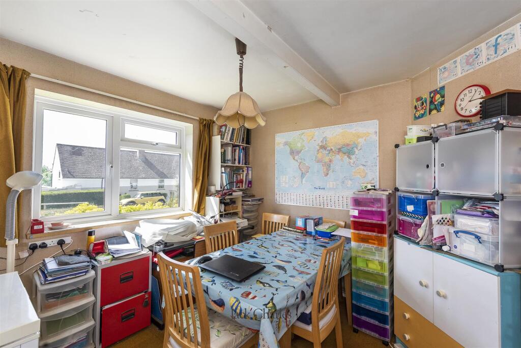 43 Burns Crescent, TN9 2PT 005.jpg