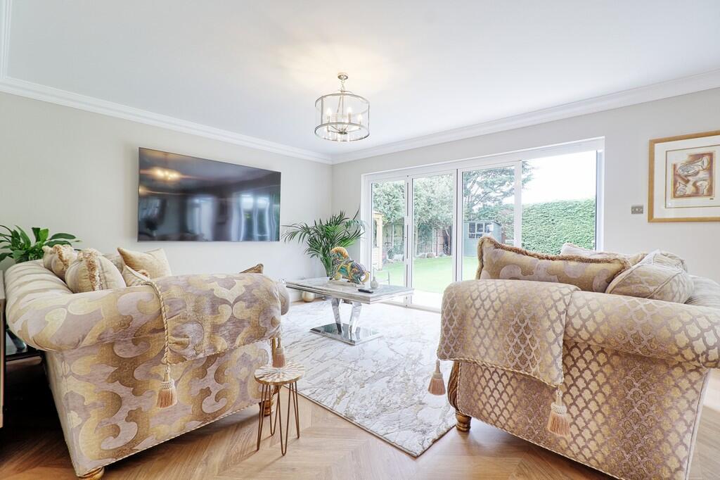 IMG_2079_80_81_ea...