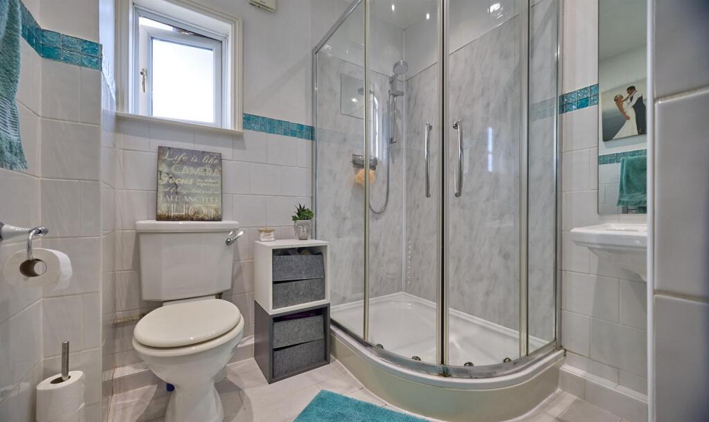 Side Shower Room
