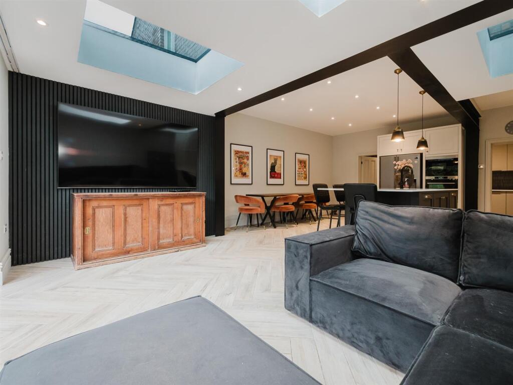 Live In Dining Kitchen