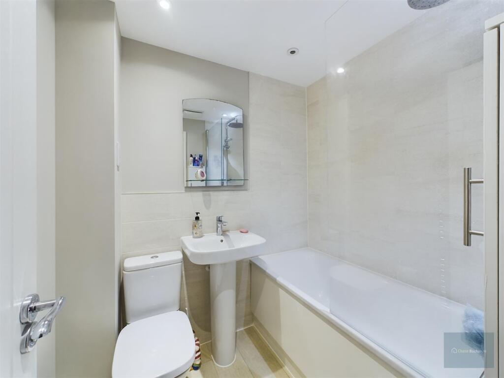 CAM02558G0-PR0117-ST