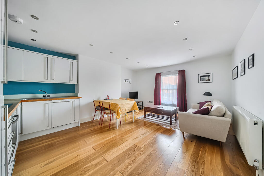Living Room/Kitchen