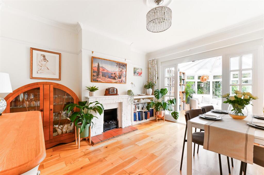 MANOR GREEN ROAD (15).jpg