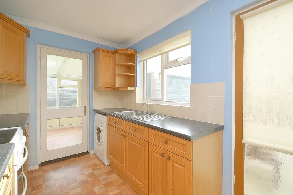 KitchenNEW2.jpg