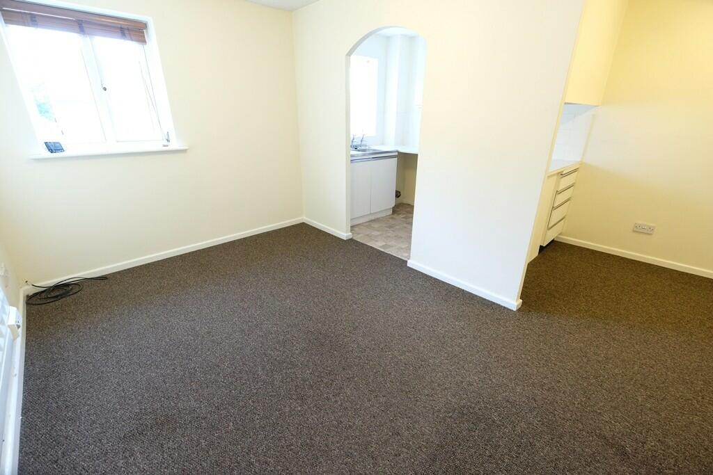 OPEN PLAN ROOM