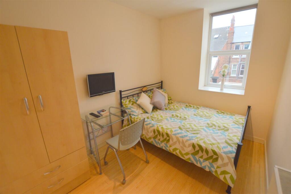 165 Cartington Terrace Black Bedroom.jpg