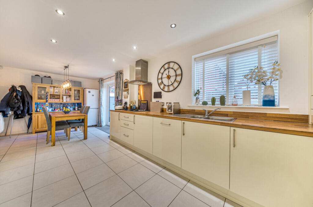 1383614-25-692471...