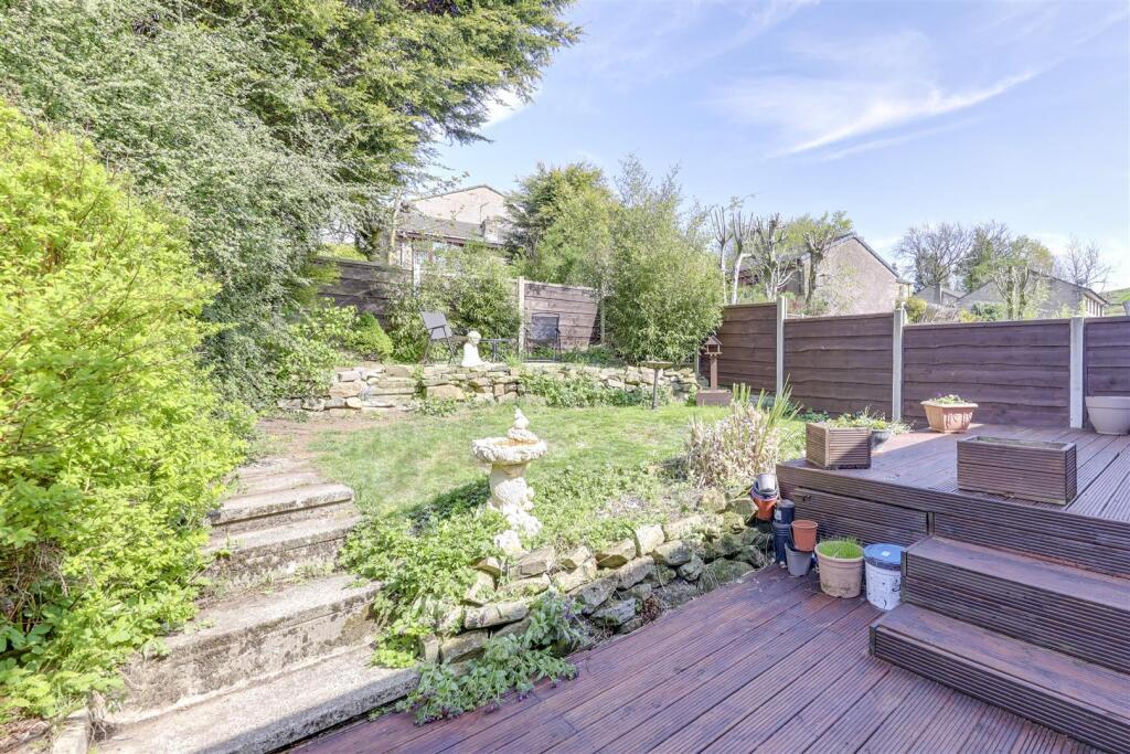 Lower Deck &amp; Rear Garden