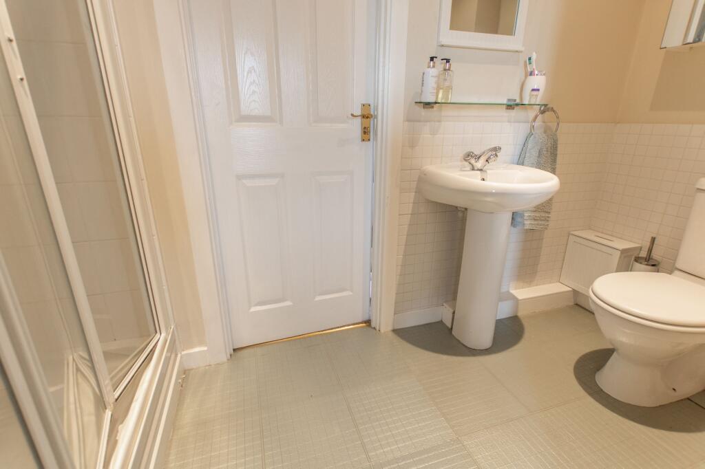 Jack and Jill En-suite
