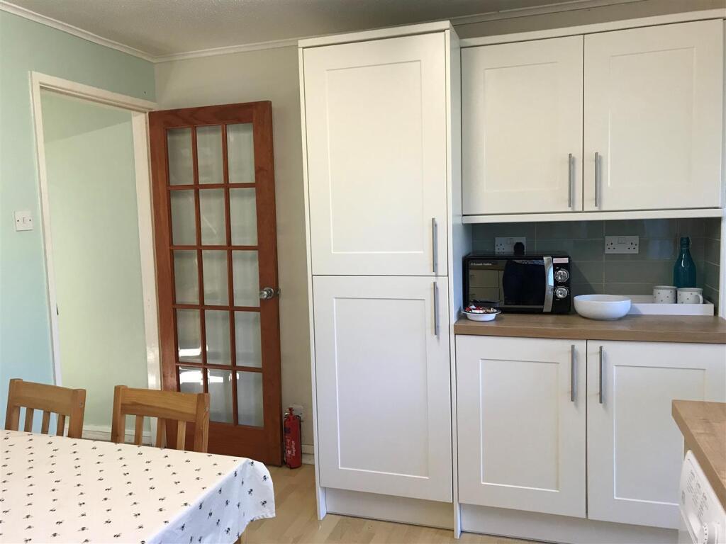 Kitchen x 2 8 Killigrew.jpg