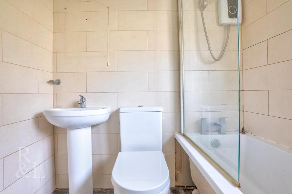 26 Vicarage Road (18).jpg