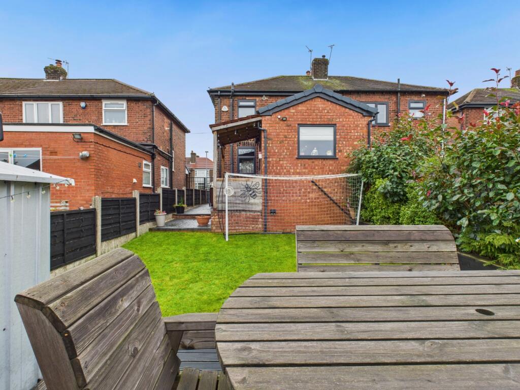 CAM03729G0-PR0153-STILL004