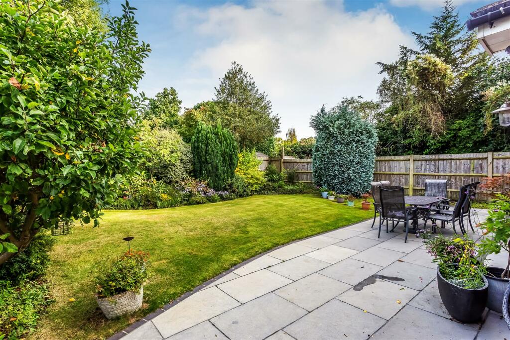 23-Oldfield-Gardens-33.jpg