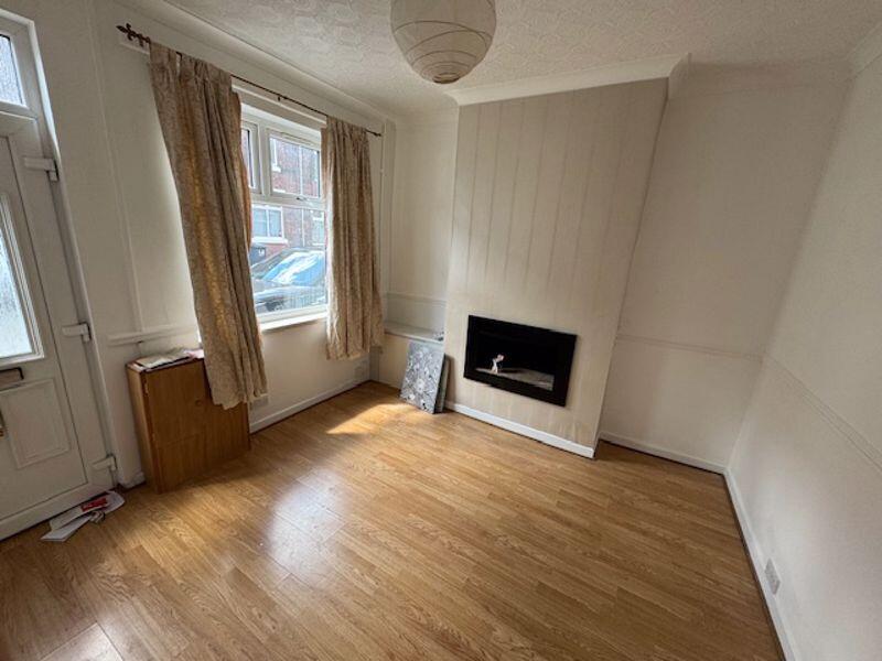FRONT ROOM