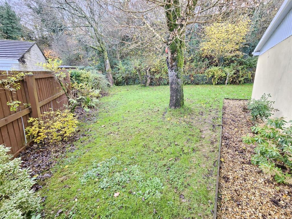 Side Garden.jpg