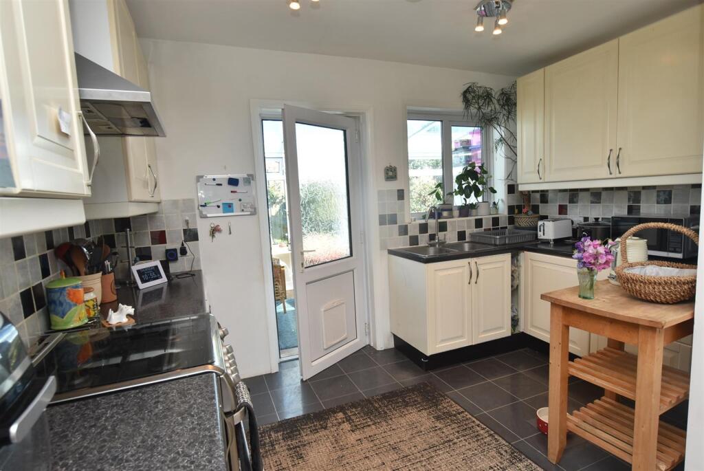 Kitchen Area to Conservatory