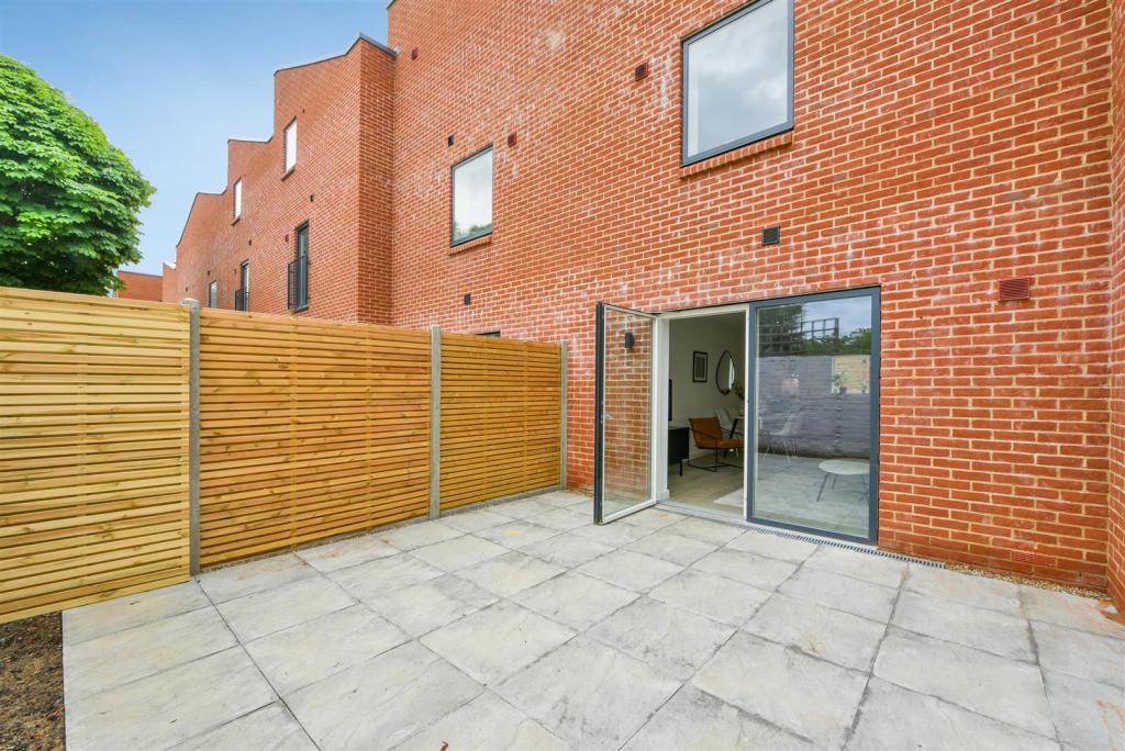 Bellingham Mews Ph20.jpg