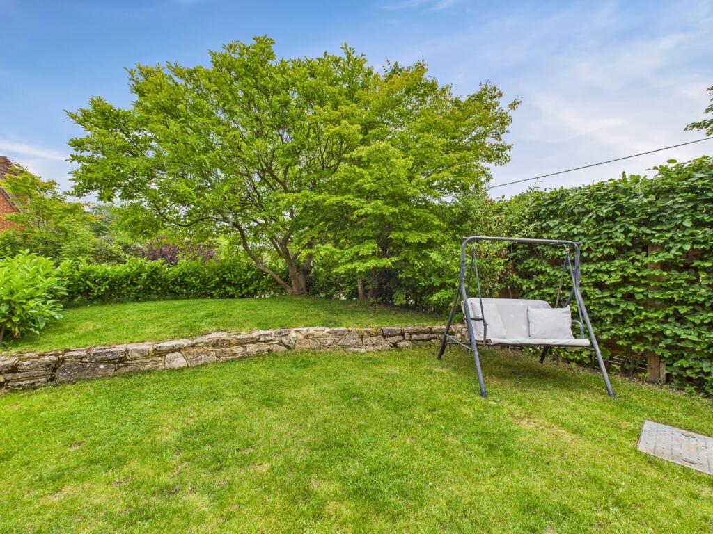 Garden to Front of House