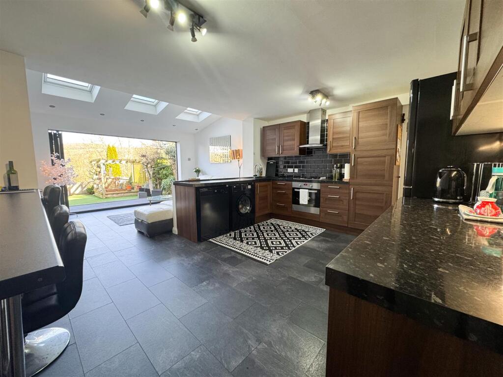OPEN PLAN DINING KITCHEN LOUNGE