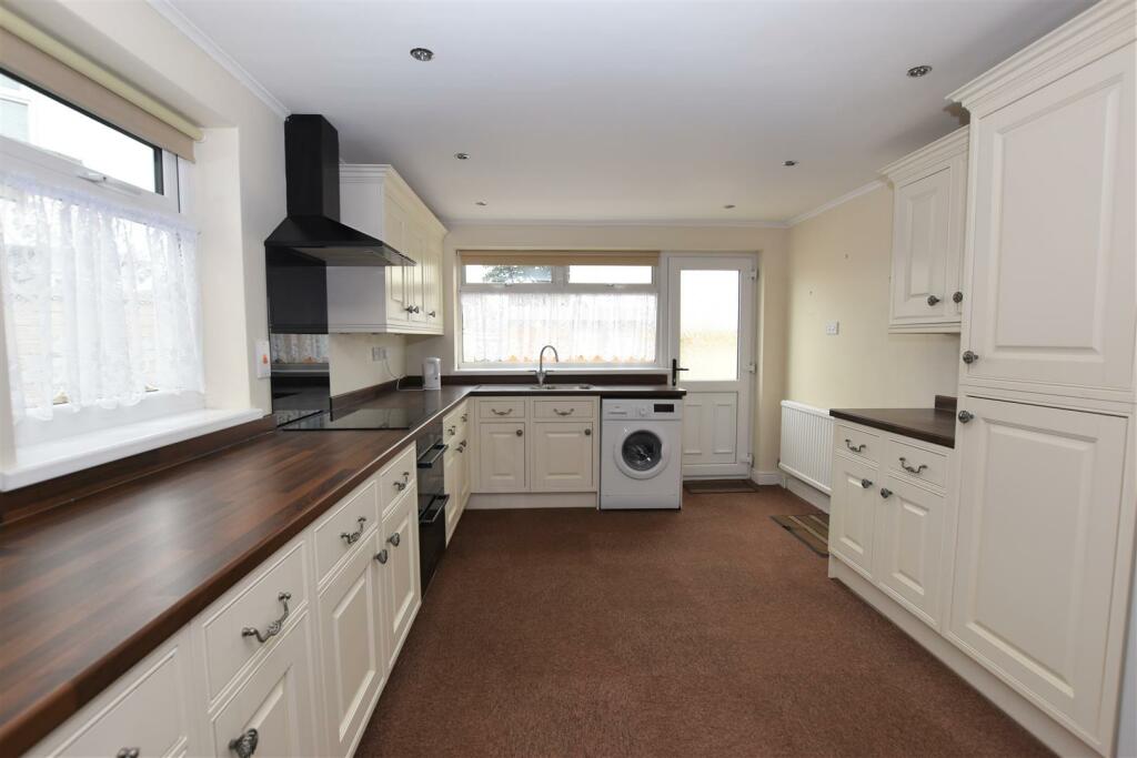 Kitchen Area.jpg