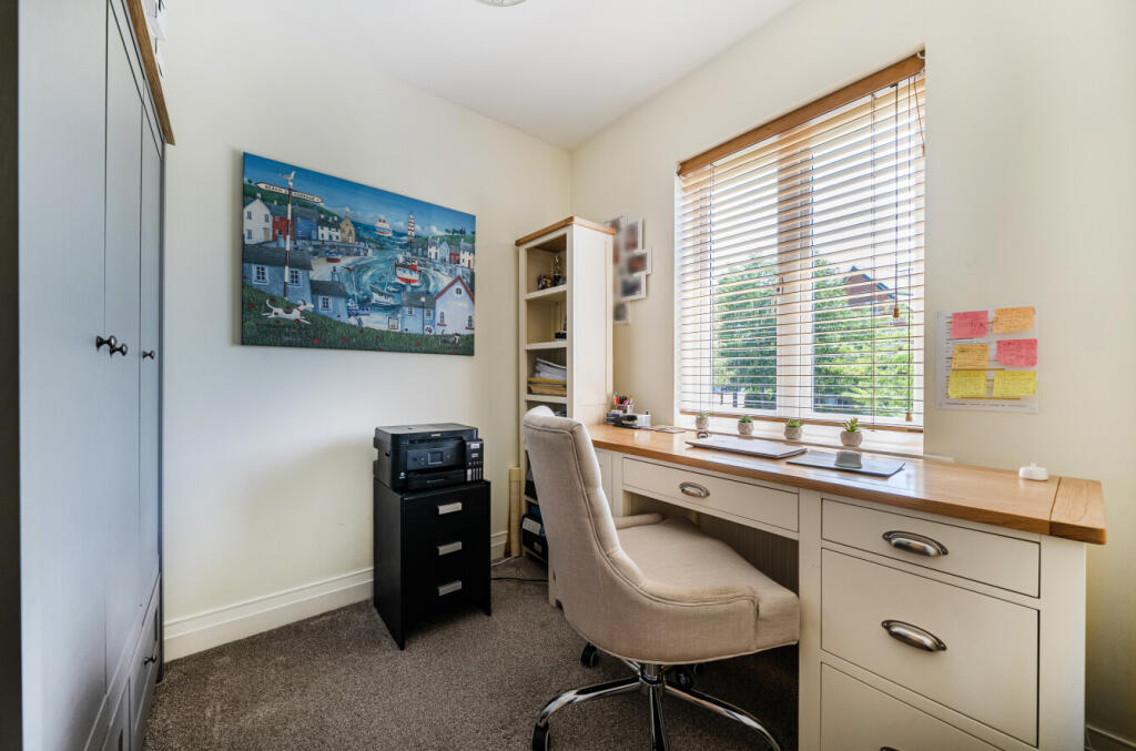 1318894-9-686b68d...