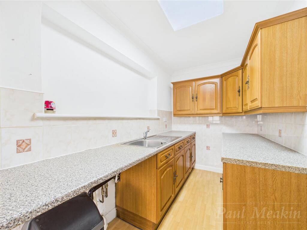 Kitchen/ Breakfast Room