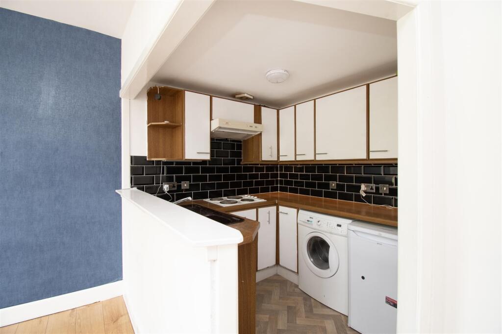 kitchen (2).jpg