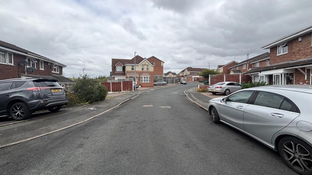 67 macdonalds close street view 1.jpeg
