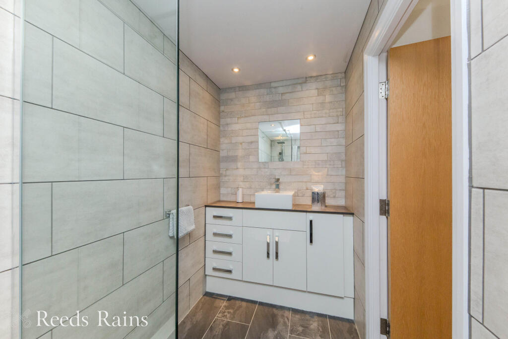 Shower Room/ WC
