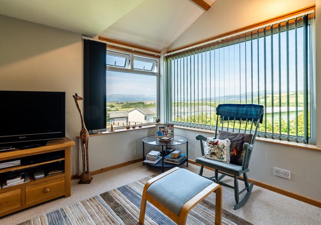 Living Room / Dining Room