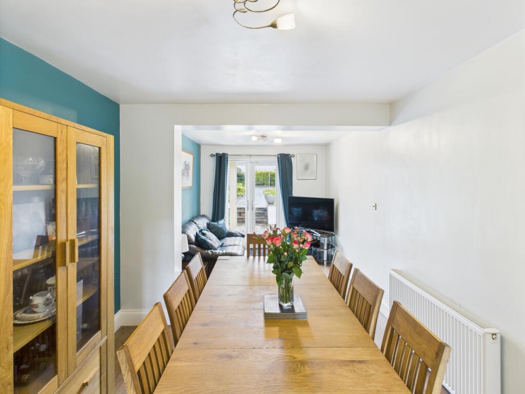 CAM04233G0-PR0021-STILL027