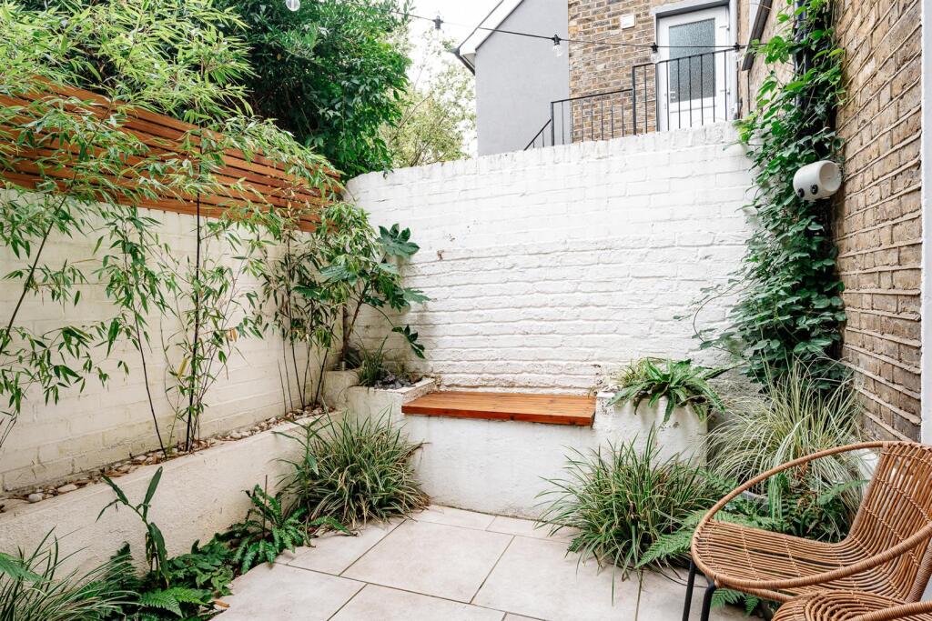 Stroud Green Rd-18.jpg