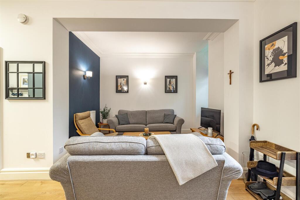 92 Dingleton Apartments Melrose 04.JPG