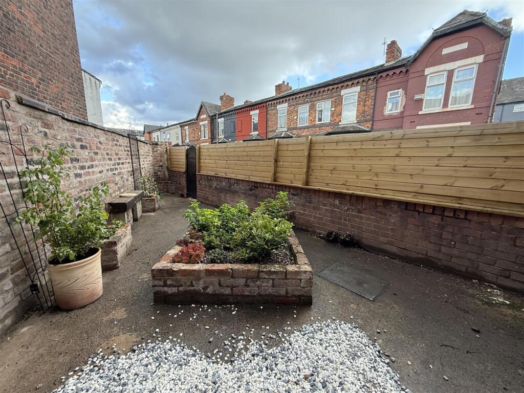 87BL.yard.JPG