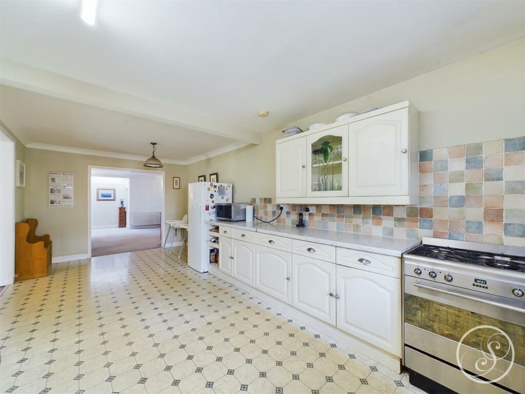 Dining/Kitchen