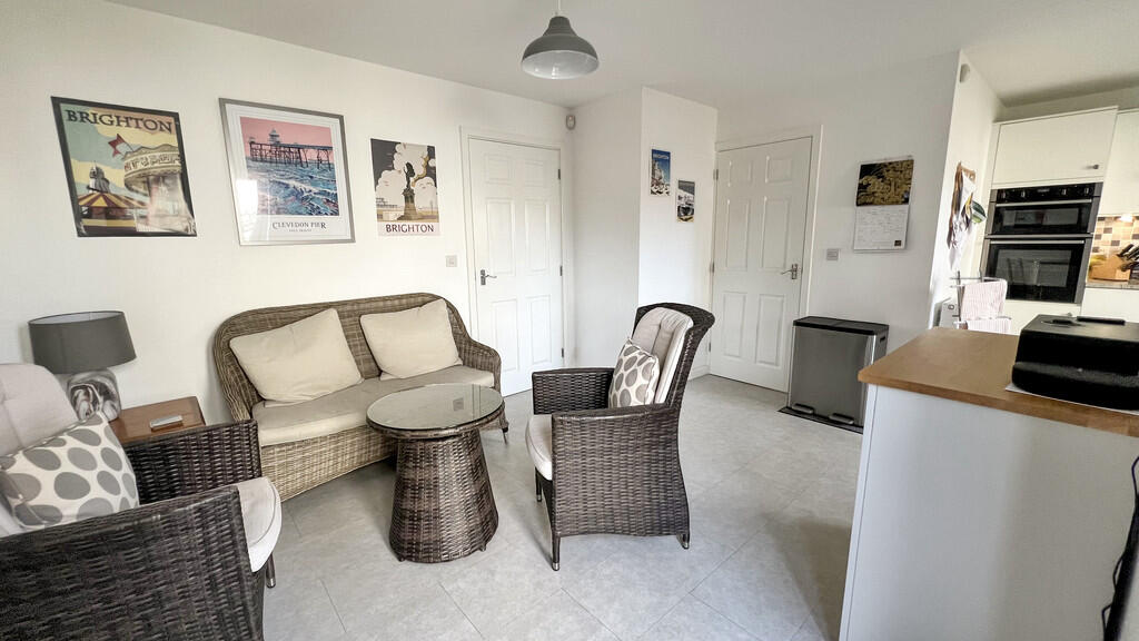 Kitchen/breakfast...