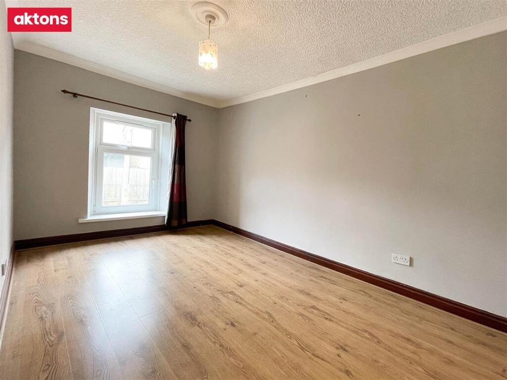 Bedroom 2.jpg