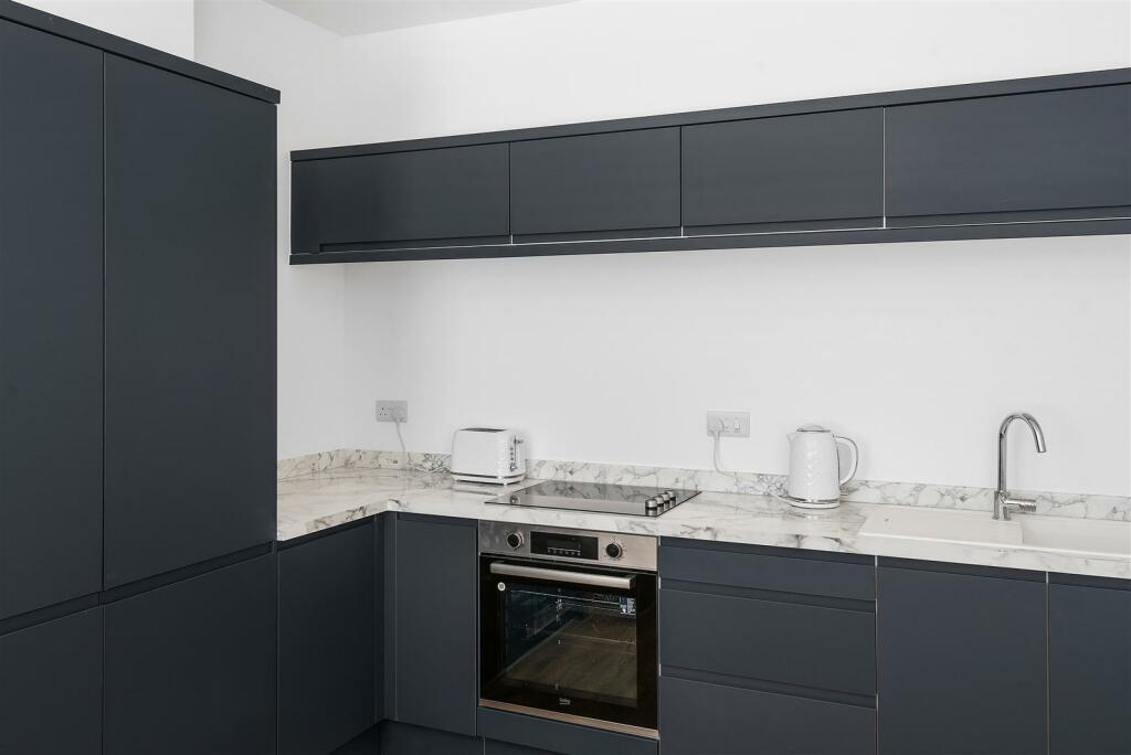Flats 1 &amp; 2, 381 Bath Road, Arnos Vale, Bristol BS