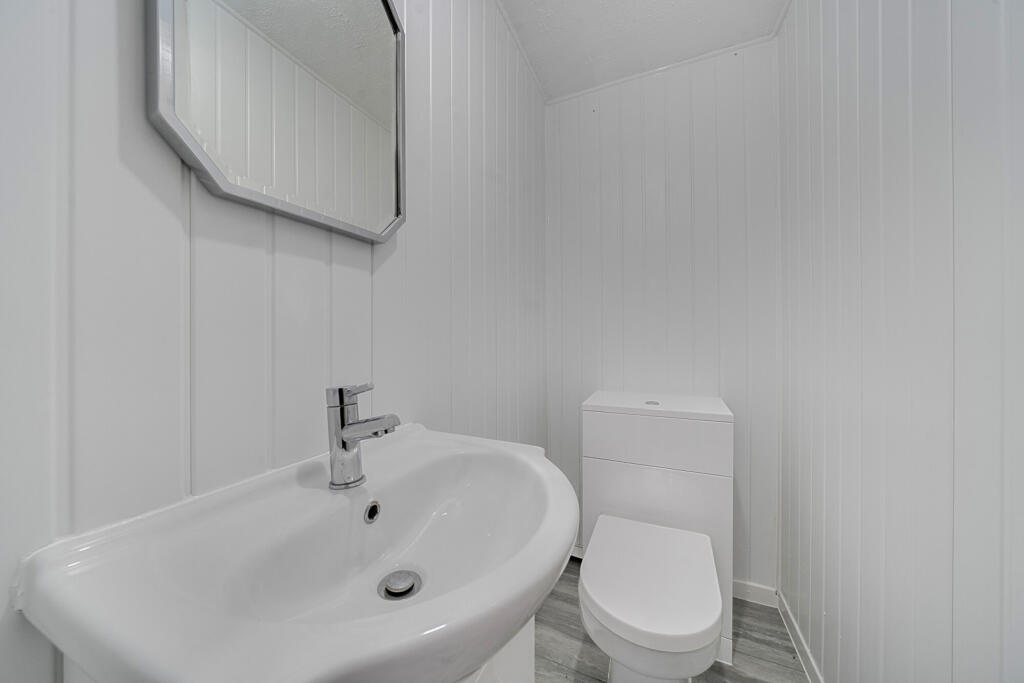 1377301-4-6911d25...