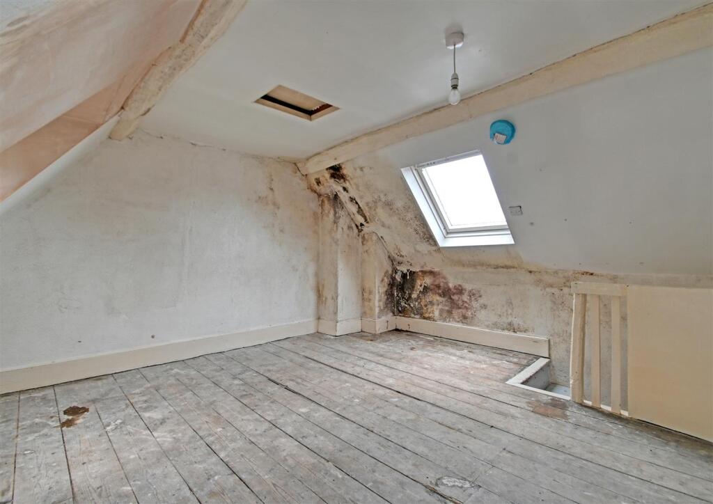 16 St Leonards Close-1.jpg