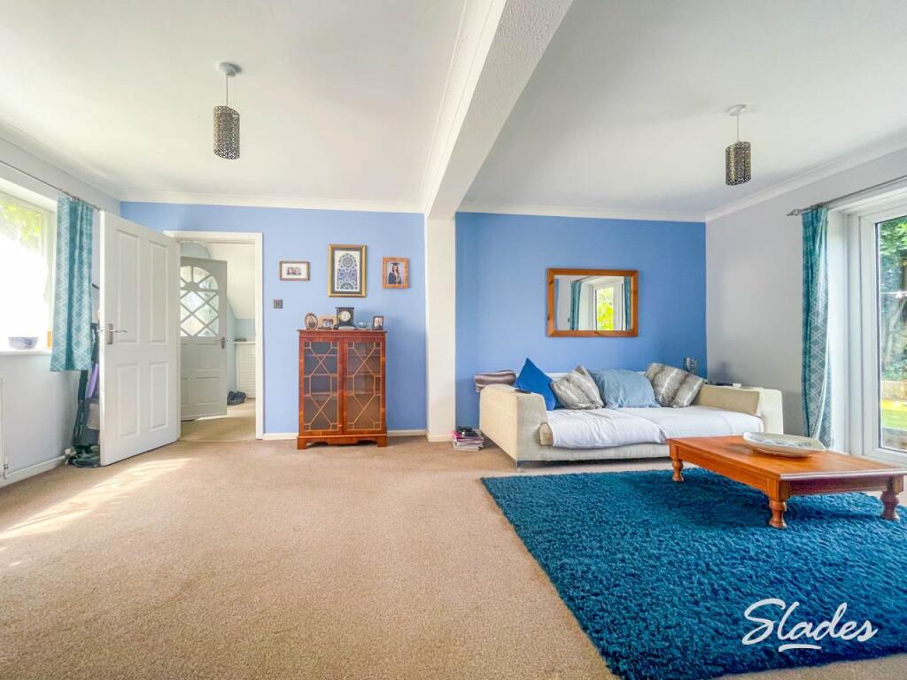 103 Meadway lounge 4