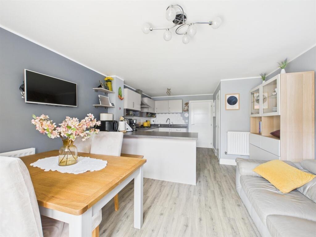 Living/ Dining Kitchen